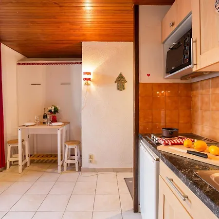 Апартаменти Lachenal 108b
